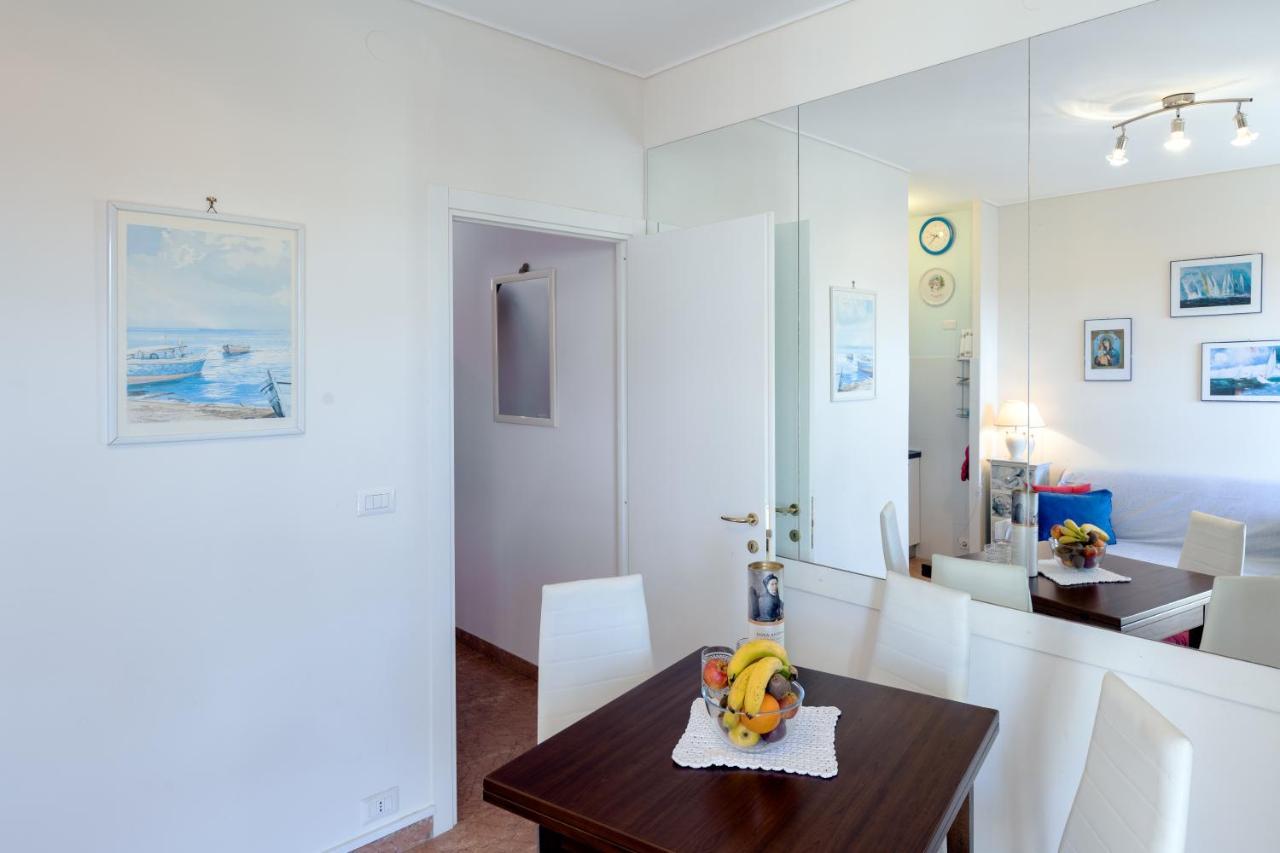110 - Casa Sole Vista Mare, In Centro 100 Metri Spiaggia Apartment Bordighera Bagian luar foto