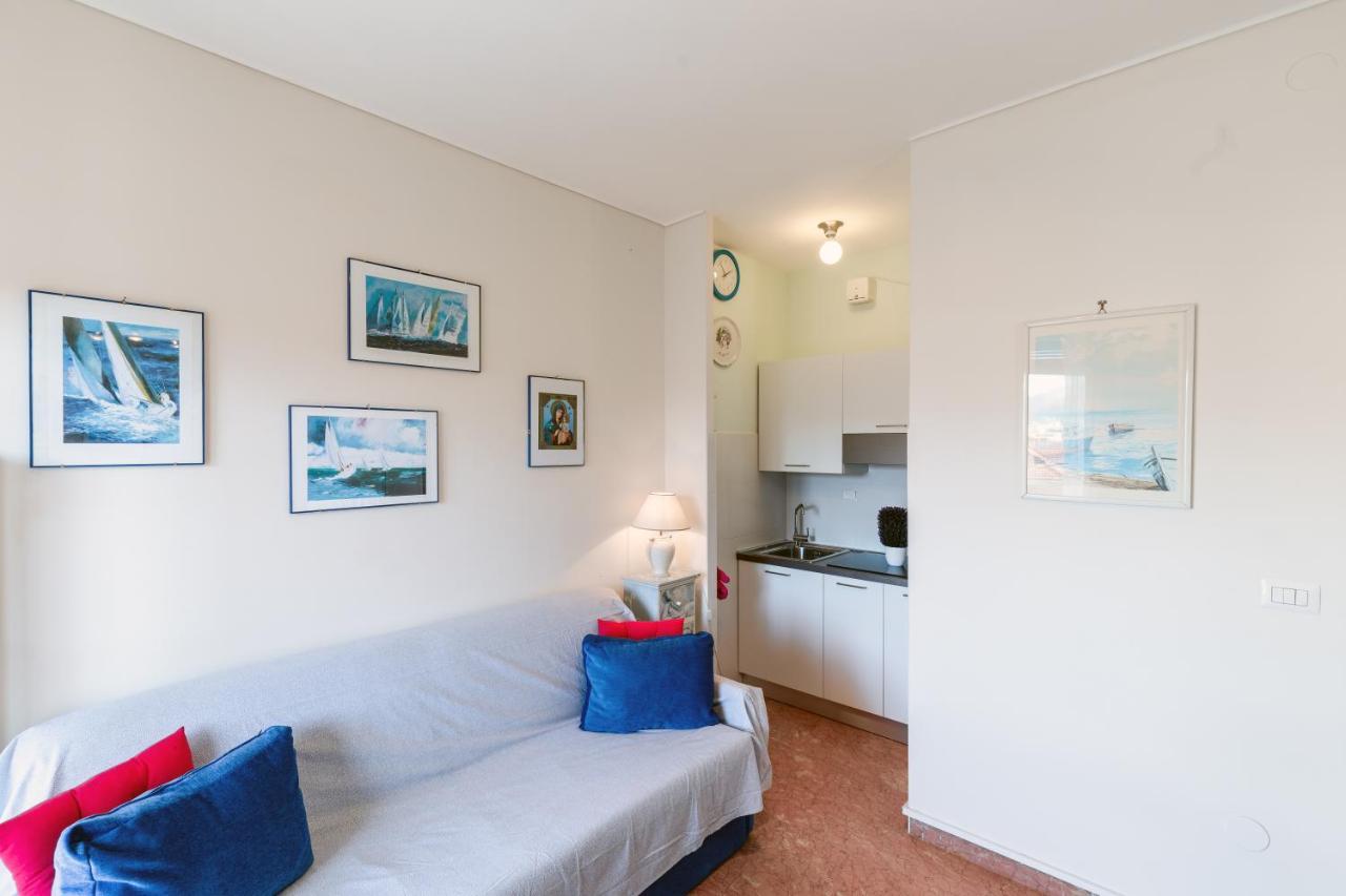 110 - Casa Sole Vista Mare, In Centro 100 Metri Spiaggia Apartment Bordighera Bagian luar foto